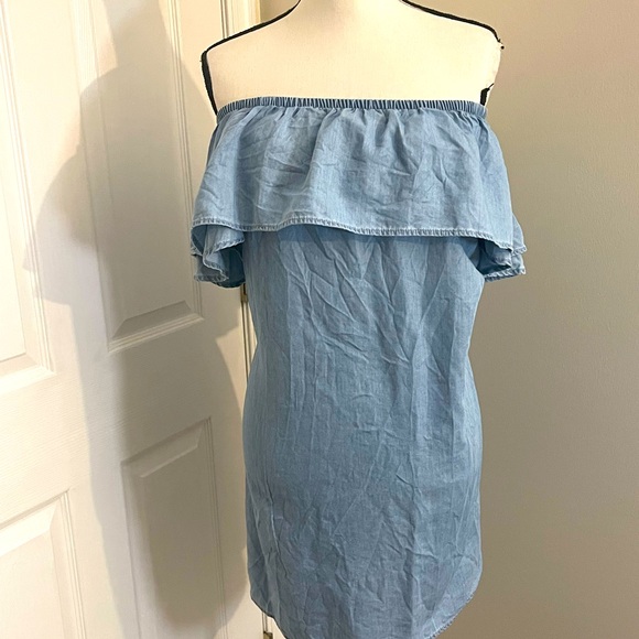 Atmosphere Dress - Picture 1 of 4